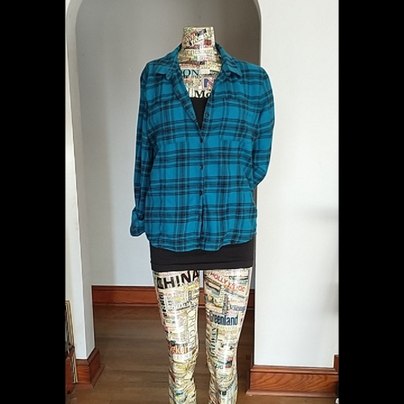 VOLCOM Blue Flannel size Medium - Picture 4 of 12